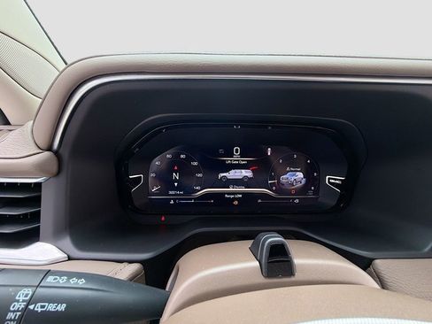 Used 2024 GMC Yukon XL Denali w/ Advanced Technology Package RWD image 39