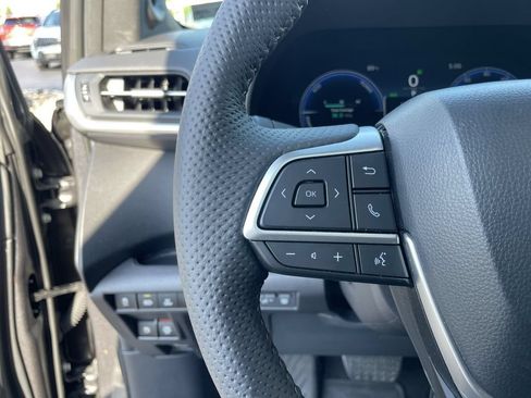 Used 2025 Toyota Sienna Limited AWD/4WD image 18