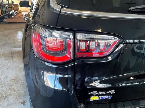 Used 2022 Jeep Compass Latitude w/ Convenience Group image 31