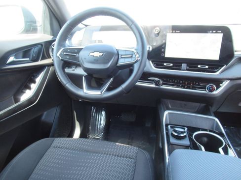 Certified 2026 Chevrolet Equinox LT FWD image 13