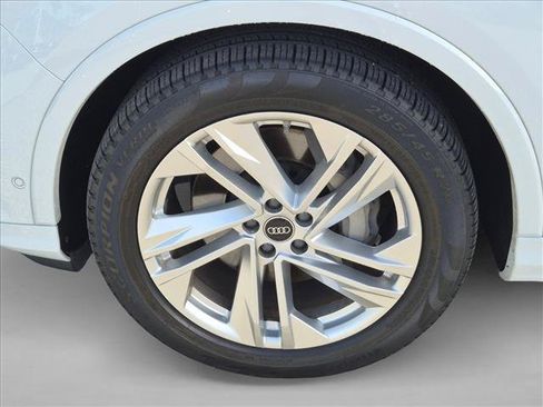 Used 2023 Audi Q7 3.0T Prestige AWD/4WD image 10