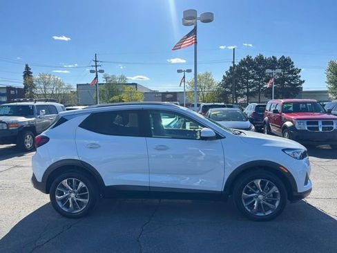 Used 2023 Buick Encore GX Essence w/ Advanced Technology Package AWD/4WD image 4