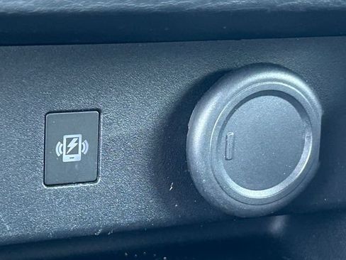 Used 2025 Mitsubishi Outlander 4WD Plug-In Hybrid image 18
