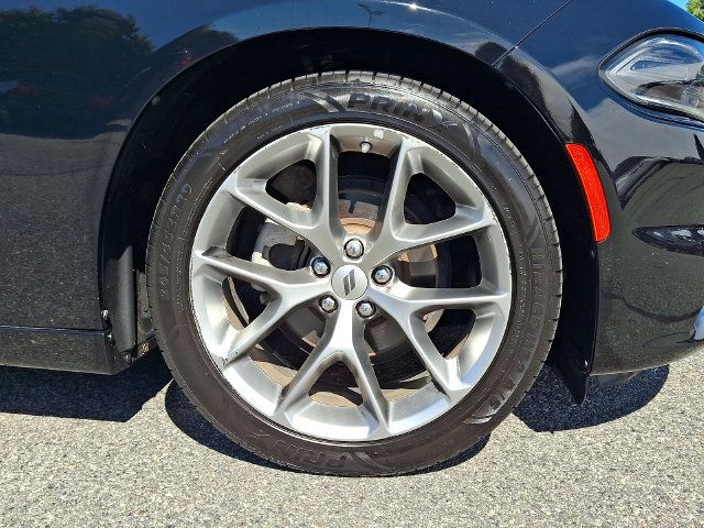 Used 2022 Dodge Charger SXT w/ Plus Group RWD image 8