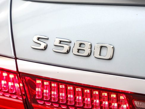 Certified 2025 Mercedes-Benz S 580 4MATIC Sedan image 11