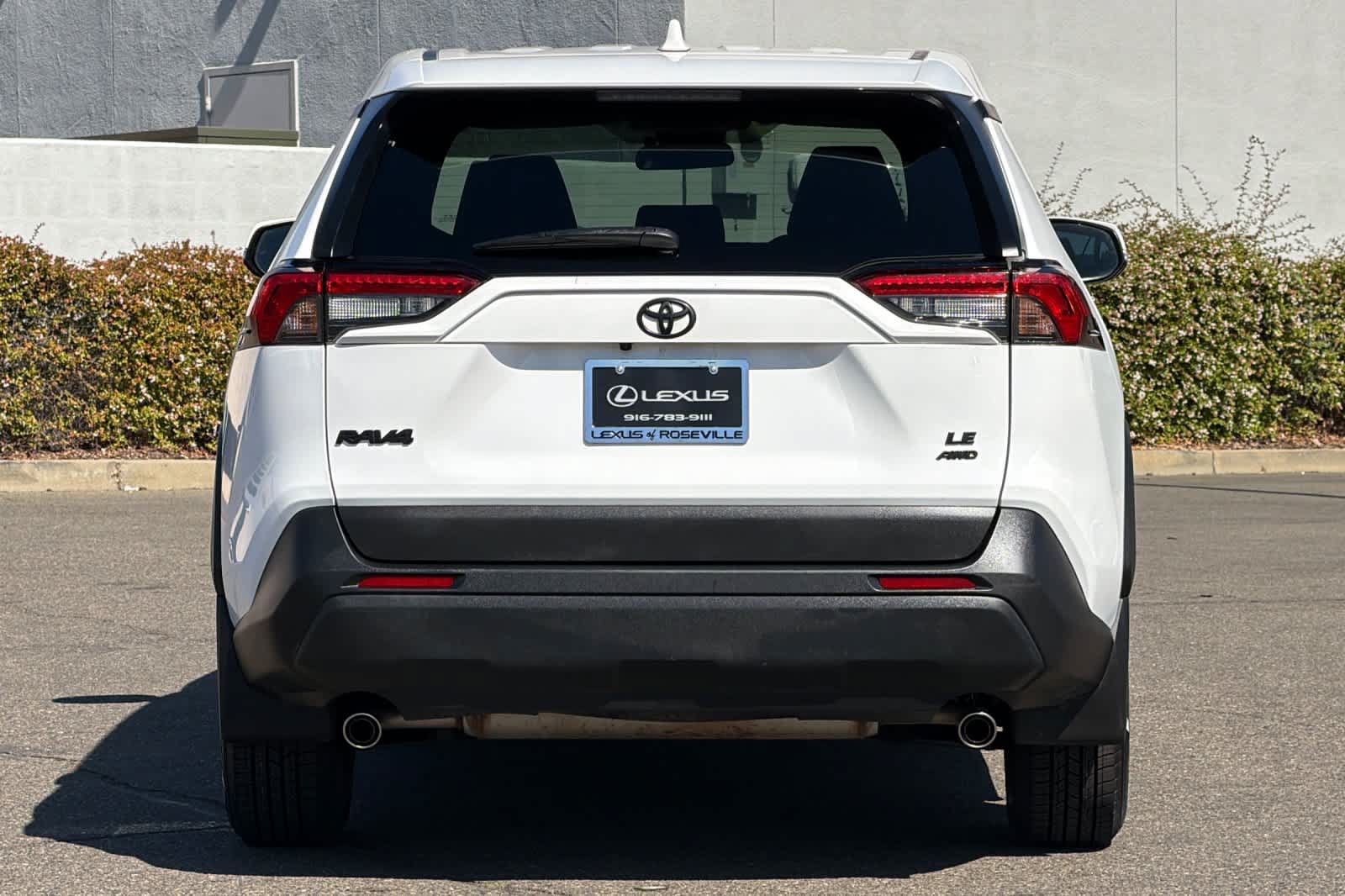 Used 2025 Toyota RAV4 LE AWD/4WD image 8