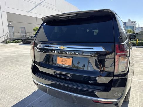 Used 2024 Chevrolet Suburban LT image 24