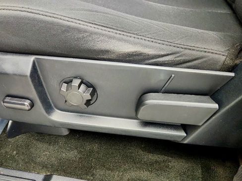 Used 2016 Ford Expedition XLT AWD/4WD image 10