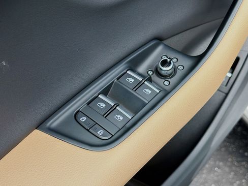 Used 2025 Audi Q7 3.0T Premium image 26