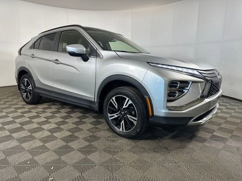 Used 2023 Mitsubishi Eclipse Cross SE image 2