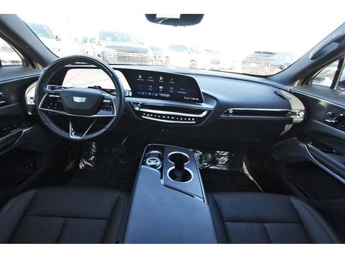 Used 2025 Cadillac Lyriq Sport image 9