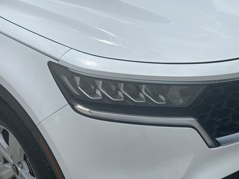 Used 2021 Kia Sorento LX FWD image 34