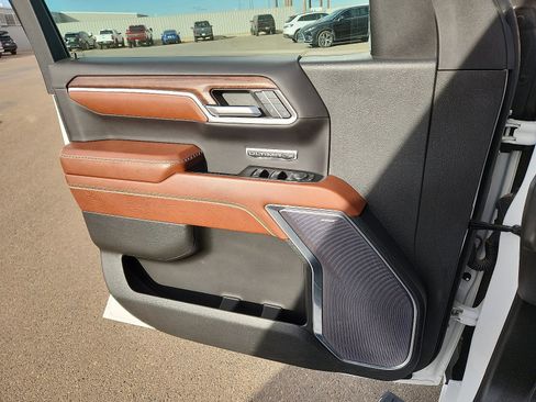 Used 2023 GMC Sierra 1500 Denali Ultimate image 13