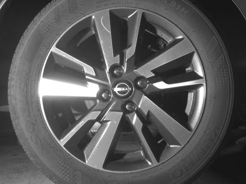 Used 2025 Nissan Versa SV FWD image 19