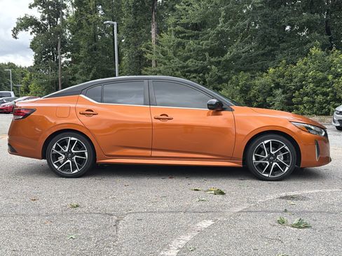 Used 2024 Nissan Sentra SR w/ SR Premium Package FWD image 29