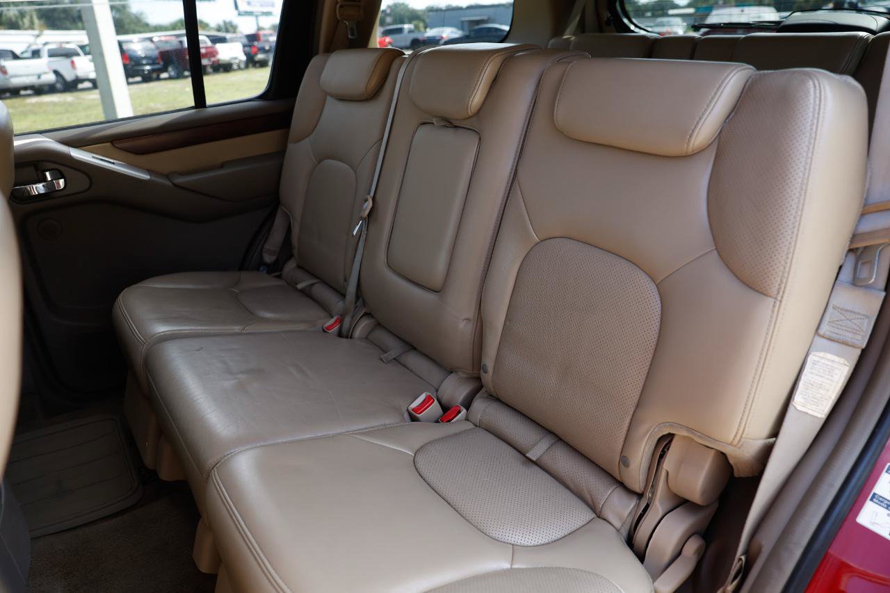 Used 2009 Nissan Pathfinder LE AWD/4WD image 8