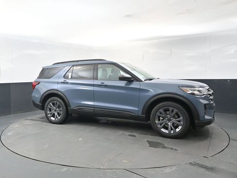 New 2026 Ford Explorer Active w/ Active Comfort Package image 7