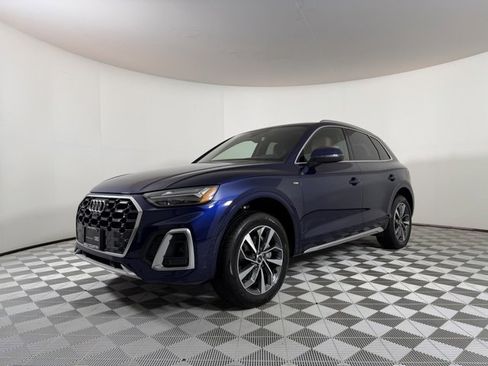 Certified 2025 Audi Q5 2.0T Premium Plus image 3