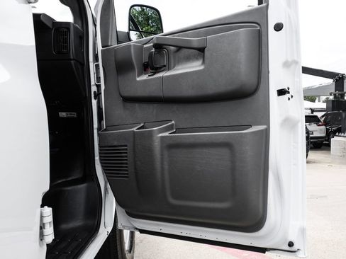 Used 2019 Chevrolet Express 2500 w/ Driver Convenience Package RWD image 39