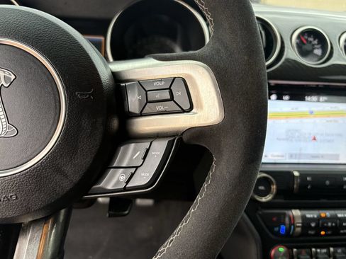 Used 2019 Ford Mustang Shelby GT350 w/ Technology Package RWD image 16