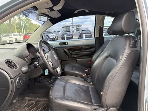 Used 2009 Volkswagen Beetle S FWD image 10