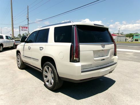 Used 2015 Cadillac Escalade Premium RWD image 10