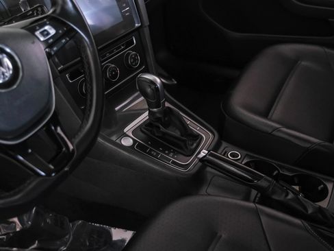 Used 2019 Volkswagen Golf SE FWD image 23