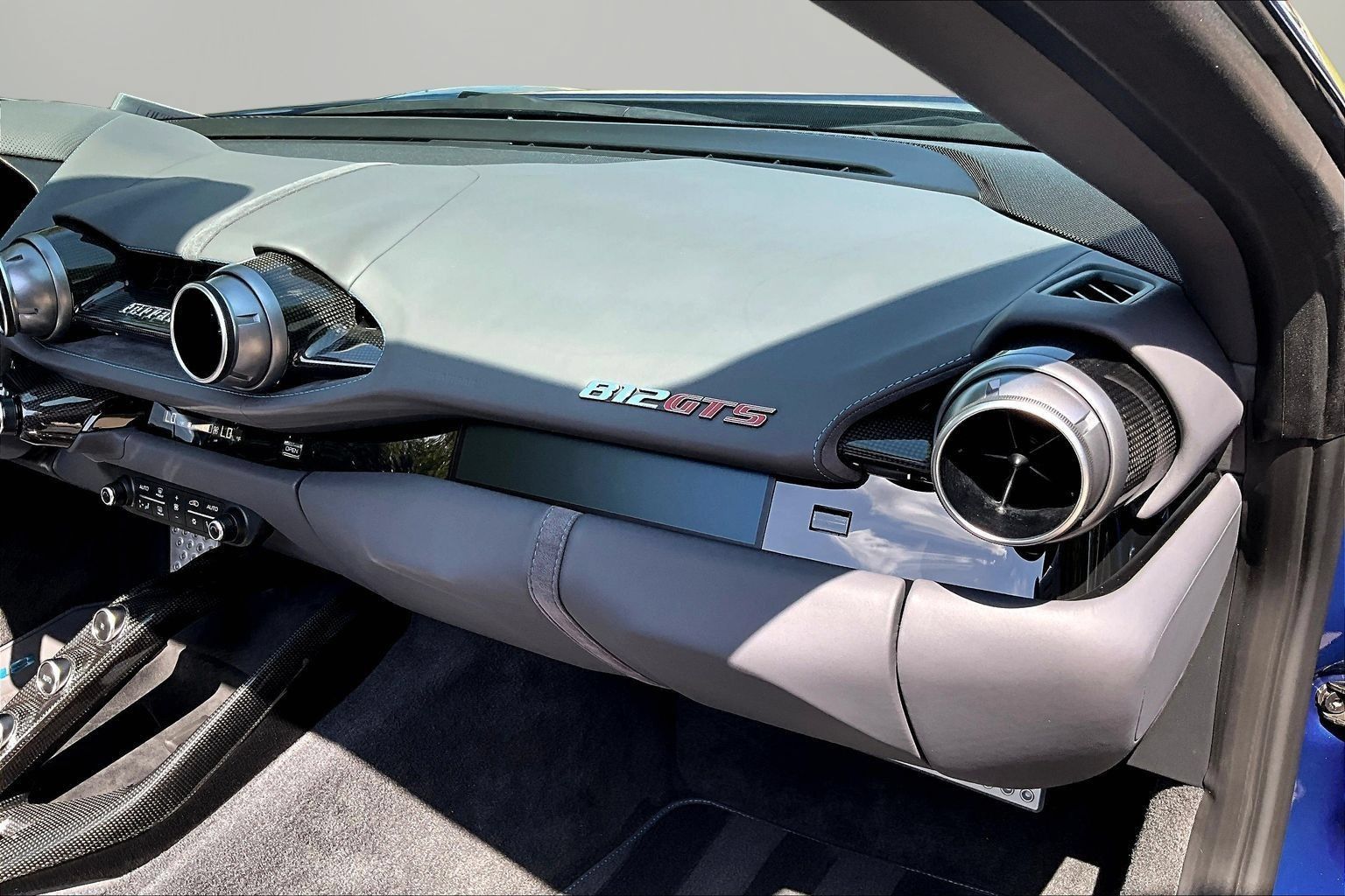 Used 2023 Ferrari 812 GTS RWD image 21