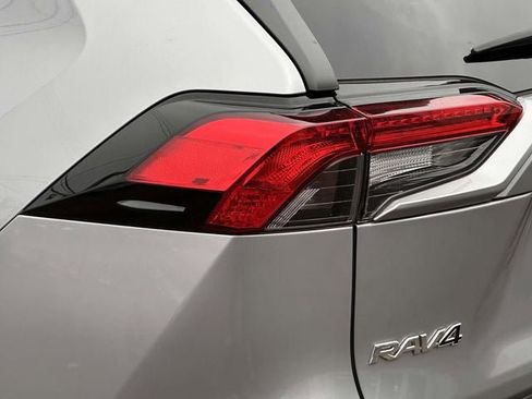 Used 2023 Toyota RAV4 XLE Premium image 10