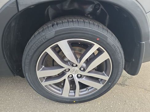 Used 2017 Honda Pilot Touring image 45