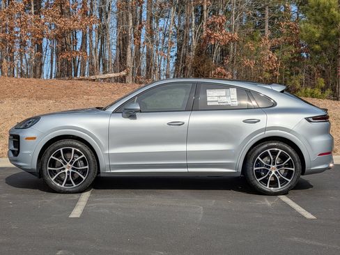 Certified 2026 Porsche Cayenne Coupe AWD/4WD image 2