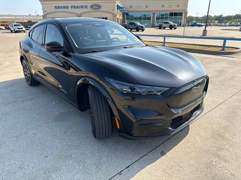 Used 2025 Ford Mustang Mach-E Premium AWD/4WD image 19