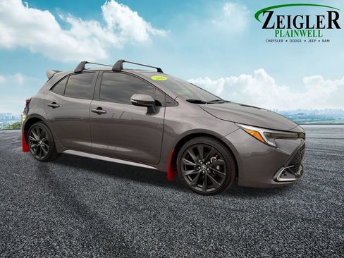 Used 2025 Toyota Corolla XSE FWD image 7