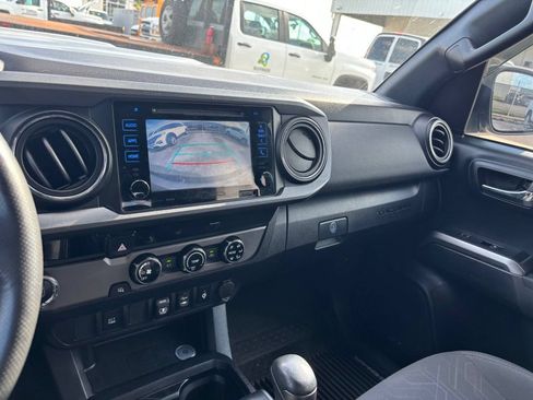 Used 2018 Toyota Tacoma TRD Sport RWD image 16