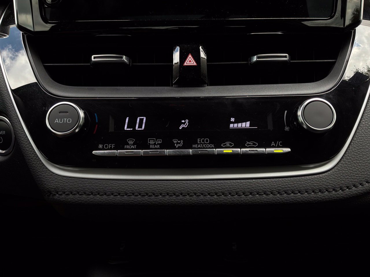 Used 2023 Toyota Corolla XLE FWD image 32
