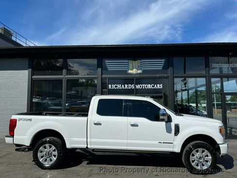 Used 2022 Ford F250 Platinum image 2