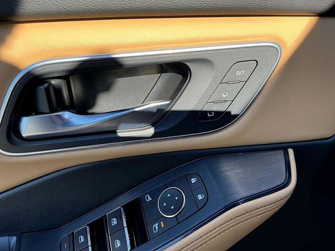 Certified 2023 Nissan Rogue Platinum w/ Platinum Premium Package image 12