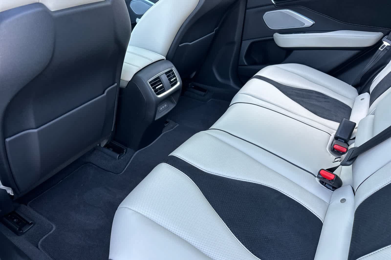 New 2025 Acura RDX w/ Advance Package AWD/4WD image 10