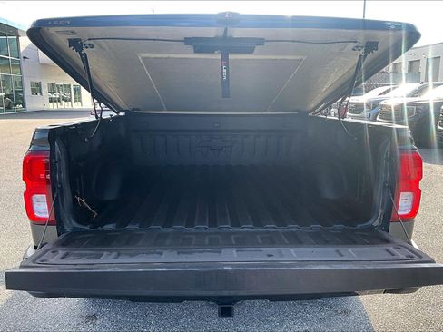 Used 2017 Chevrolet Silverado 1500 High Country image 30