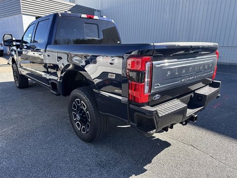 Used 2024 Ford F250 Platinum image 5