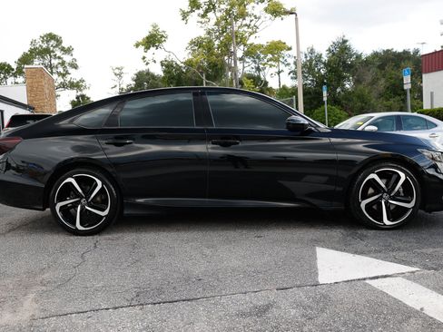 Used 2018 Honda Accord Sport image 16