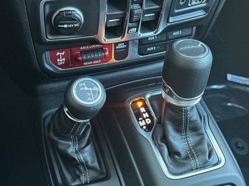 New 2026 Jeep Gladiator Mojave image 17