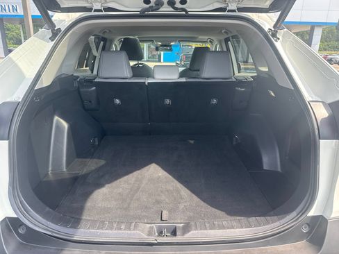 Used 2022 Toyota RAV4 XLE Premium AWD/4WD image 12