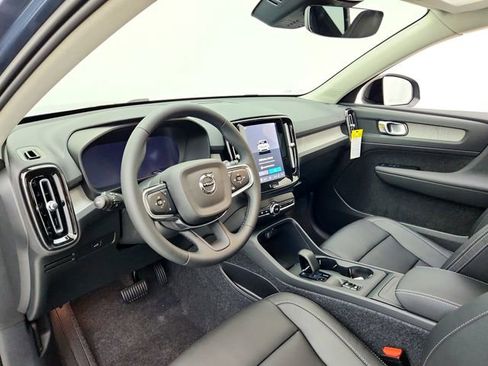 New 2026 Volvo XC40 B5 Core w/ Climate Package image 16