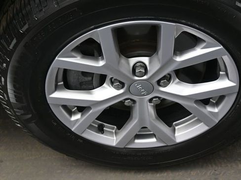 Used 2021 Jeep Grand Cherokee L Limited image 31