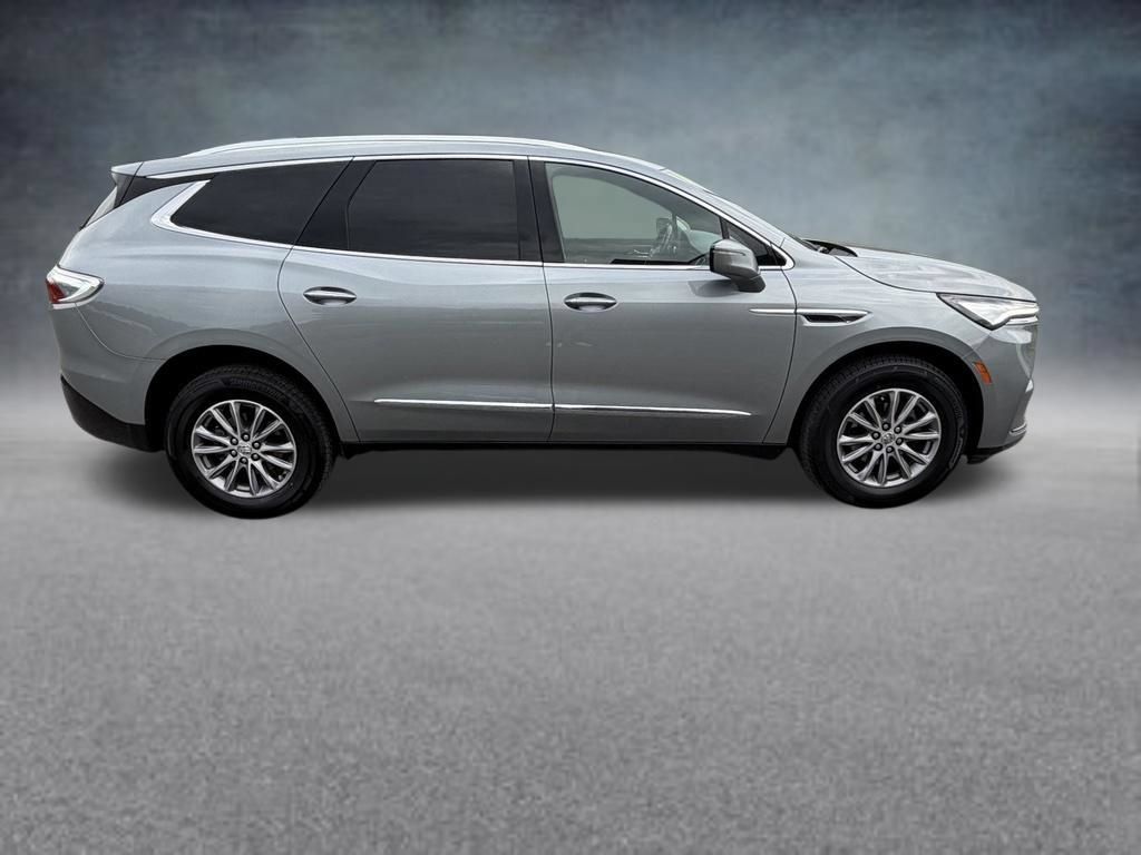 Used 2024 Buick Enclave Essence AWD/4WD image 7