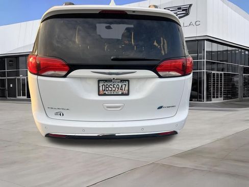 Used 2018 Chrysler Pacifica Limited w/ Advanced Safetytec Group FWD image 22