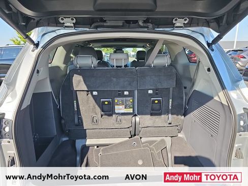 Used 2022 Toyota Sienna XLE AWD/4WD image 12