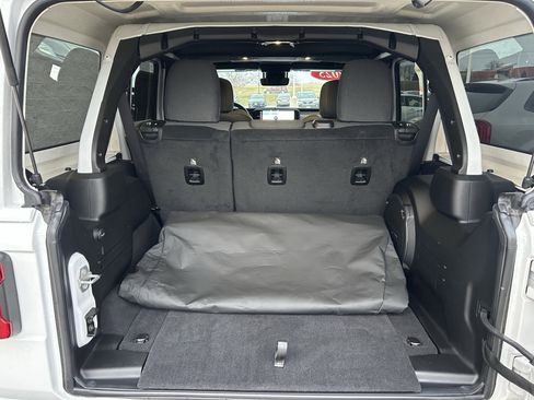 Used 2025 Jeep Wrangler Sahara w/ Safety Group image 20