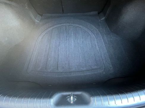 Used 2025 Hyundai Elantra SEL image 31